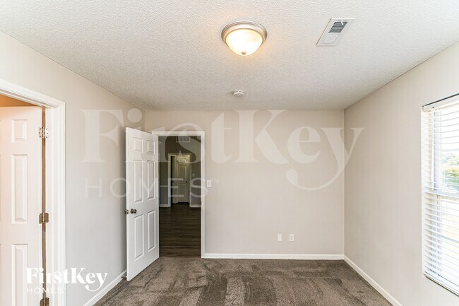 Building Photo - 2466 Shadow Valley Rd