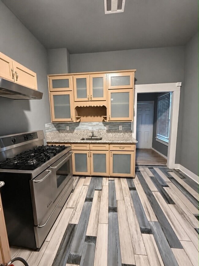 Building Photo - 2623 Avenue Q