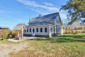 Building Photo - 3344 W South Slope Rd