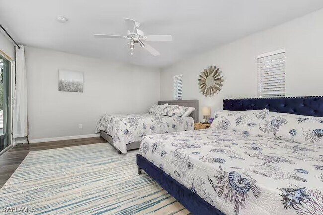 Building Photo - 2705 SW 11th Pl