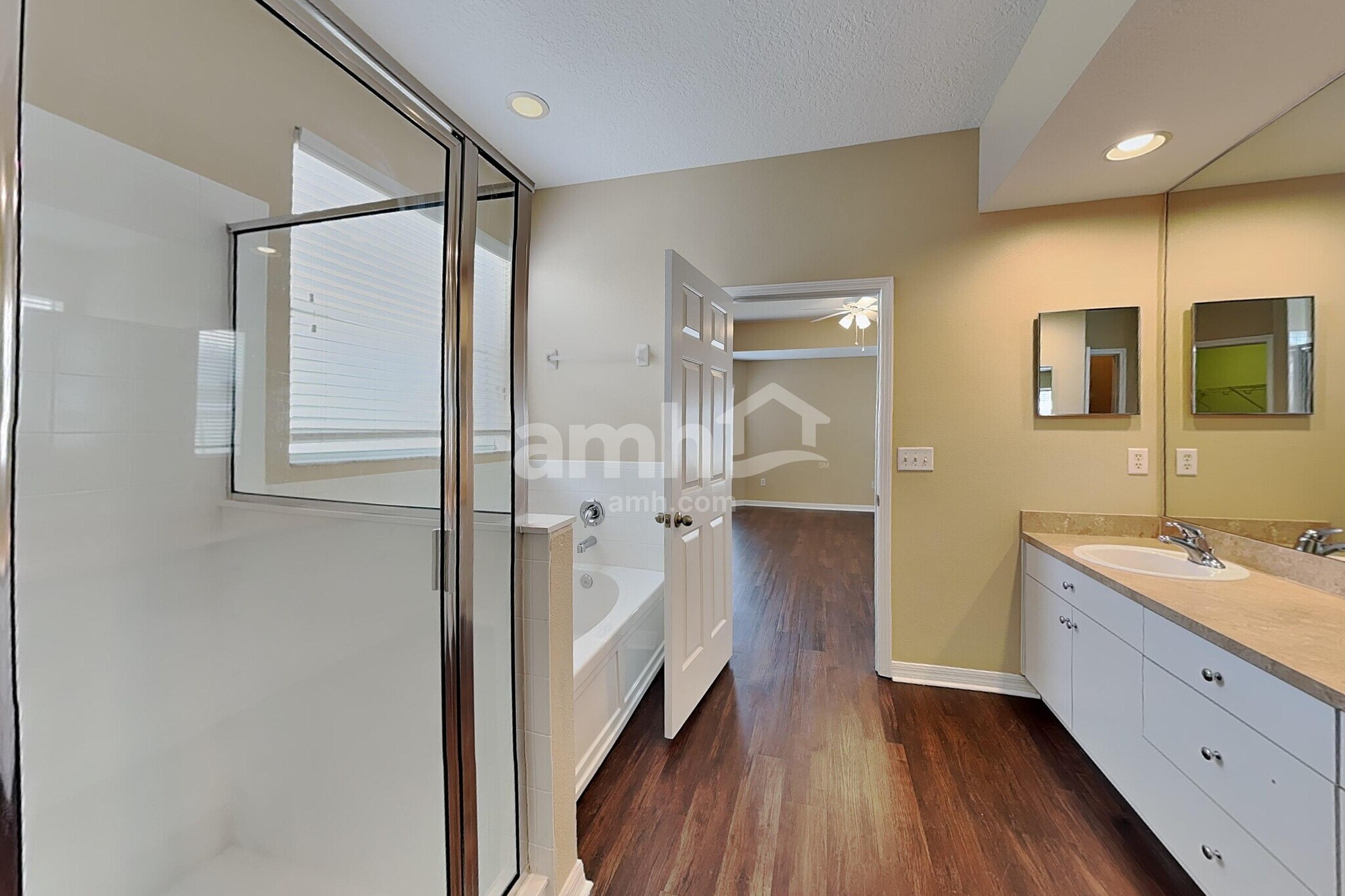 Building Photo - 3124 Shady Lily Ln