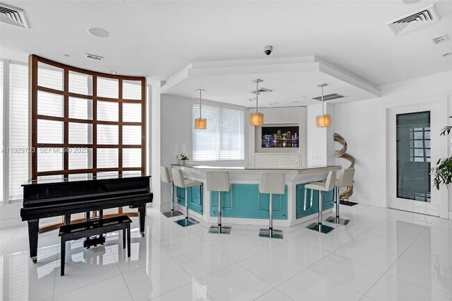 Building Photo - 2831 N Ocean Blvd