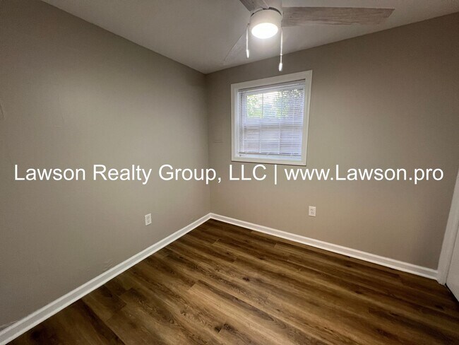 Building Photo - Five Bedroom, Updated Split Level in South...