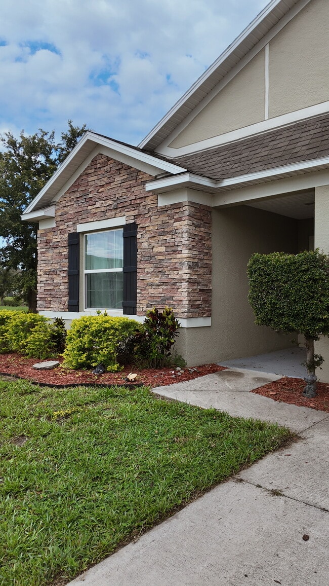 Building Photo - 338 Pinecrest Loop