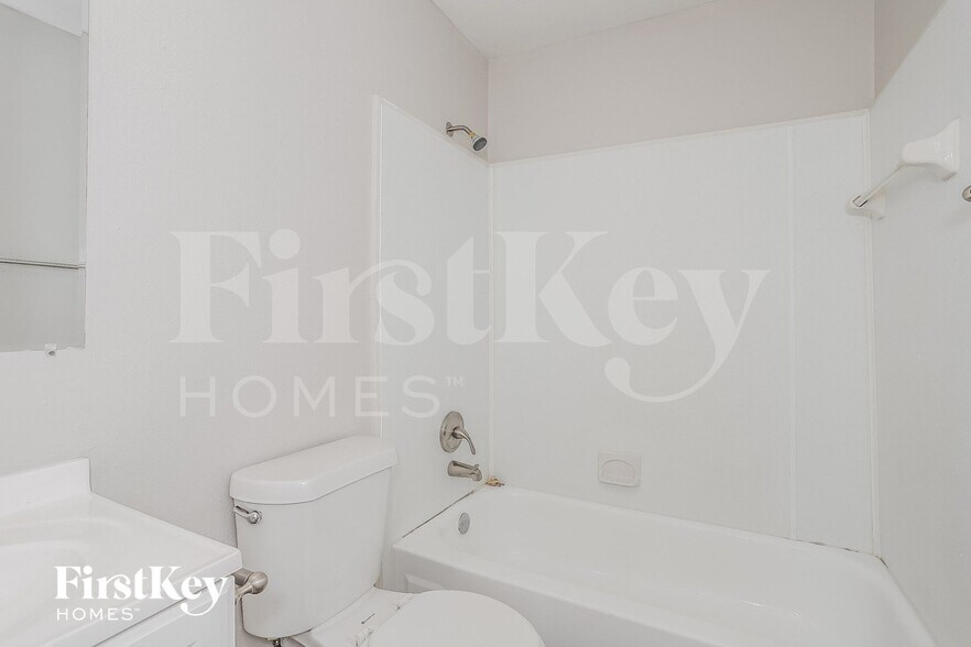 Building Photo - 7610 San Benito Dr