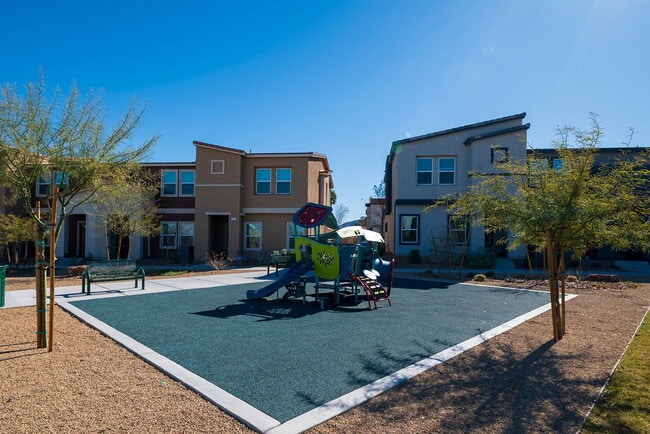 Building Photo - 444 Moonlight Cove Dr