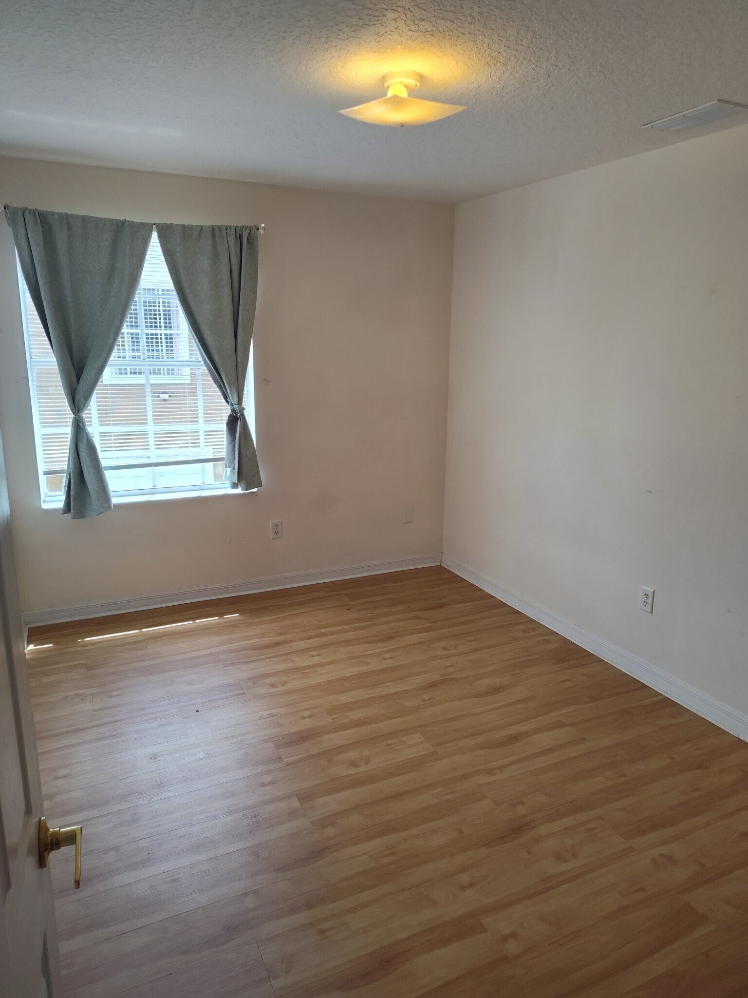 Building Photo - 400 Australian Way