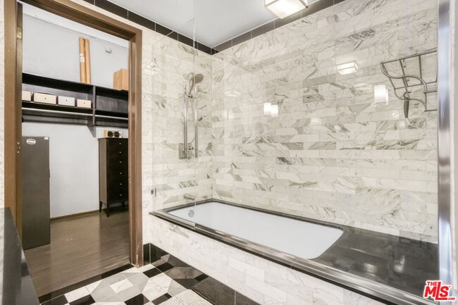 Building Photo - 1645 Vine St