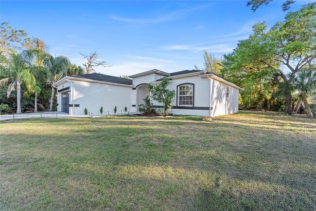 Building Photo - 2503 Dumont Ln