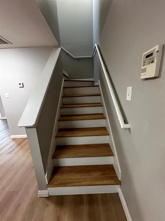 Building Photo - 2906 Kestrel Dr