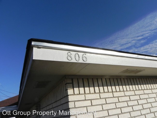 Building Photo - 806 Industrial Ave