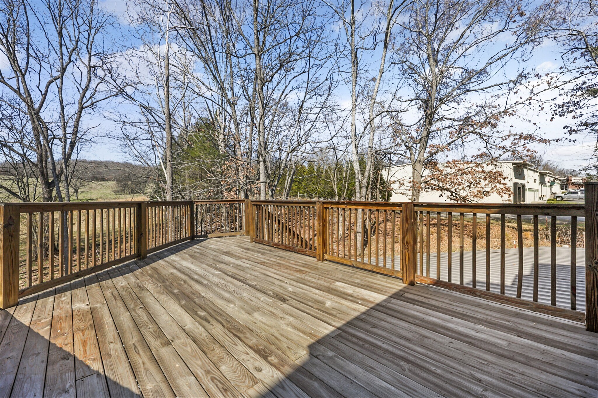 Building Photo - 664 E Meeting St