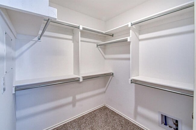 Building Photo - 15712 Bennett Dr