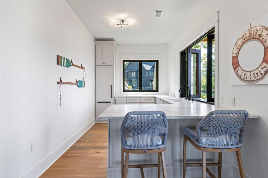 Building Photo - 388 Gatewood Dr