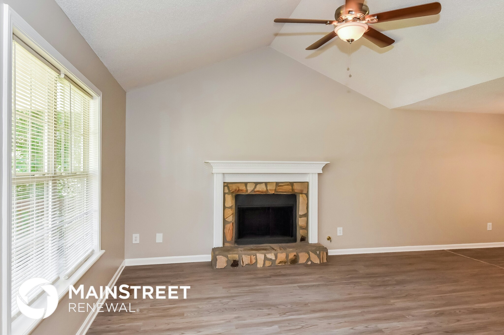 Building Photo - 522 Willow Creek Dr