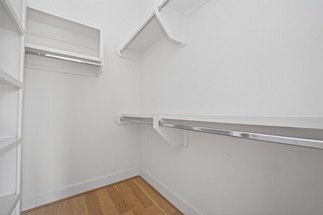 Building Photo - 2713 Kinsley Oaks Dr