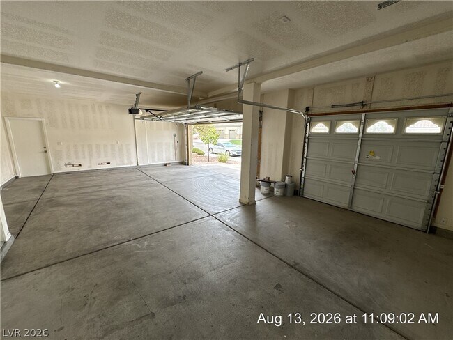 Building Photo - 2768 Craigmillar St