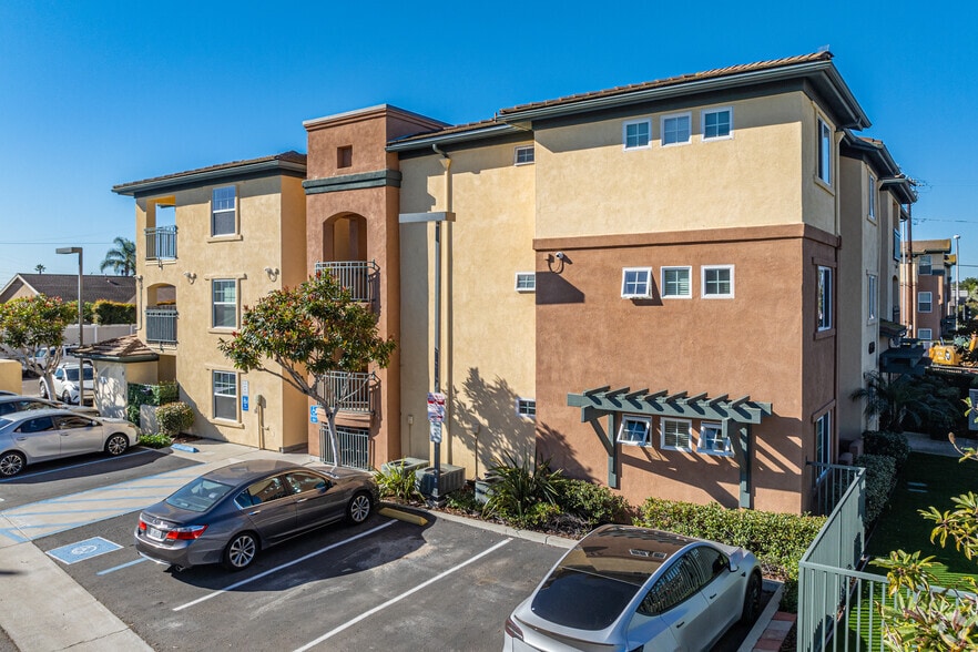 4890 Diane Ave San Diego, CA 92117 - Riviera Highlands Apartments