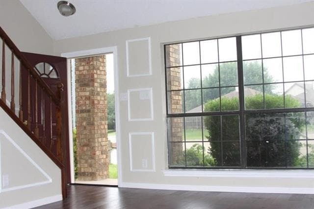 Building Photo - 655 Meadowbrook St