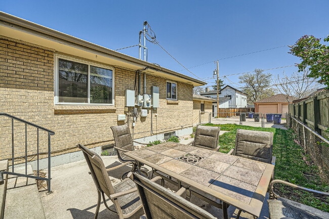 Building Photo - Exceptional 3 bed, 2 bath Home in Berkeley!