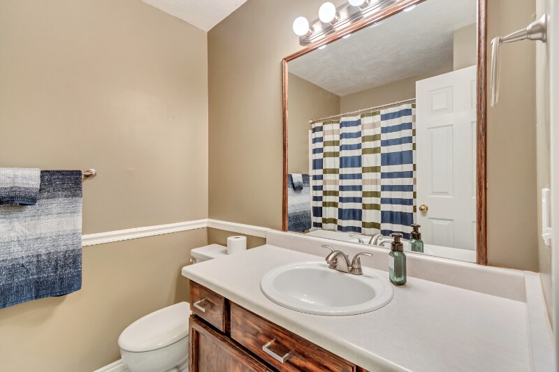 Building Photo - 582 Meadow Hill Dr