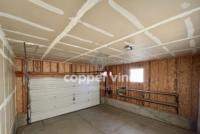 Building Photo - 5189 Thistle Dr