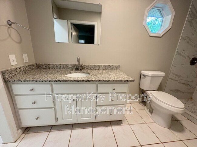Building Photo - 4617 Rosemont Dr