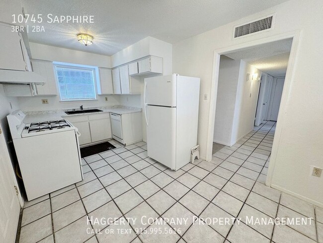 Building Photo - 10745 Sapphire-