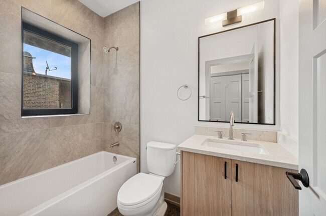 Building Photo - 1331 W Estes Ave