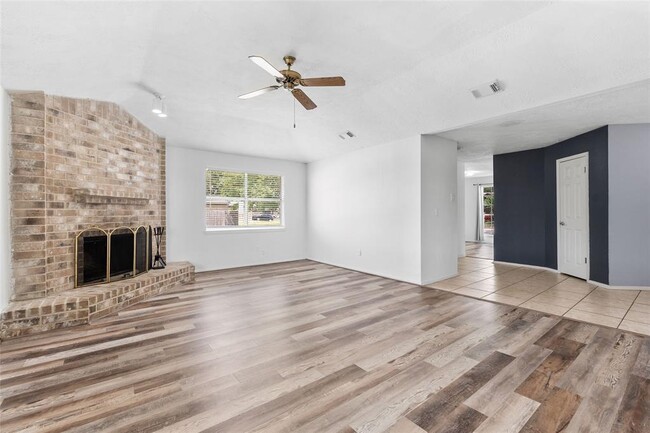 Building Photo - 22142 Pearl Lake Dr