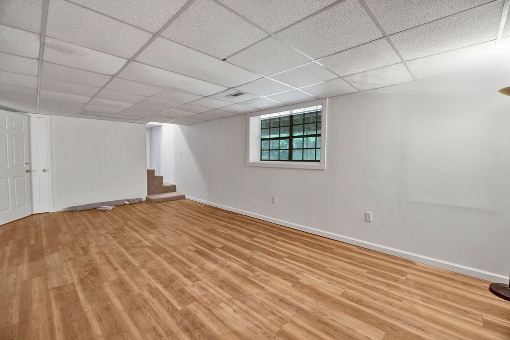 Building Photo - 3541 W Lakeside Dr