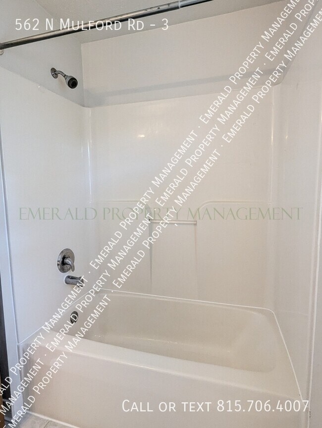 Building Photo - 562 N Mulford Rd