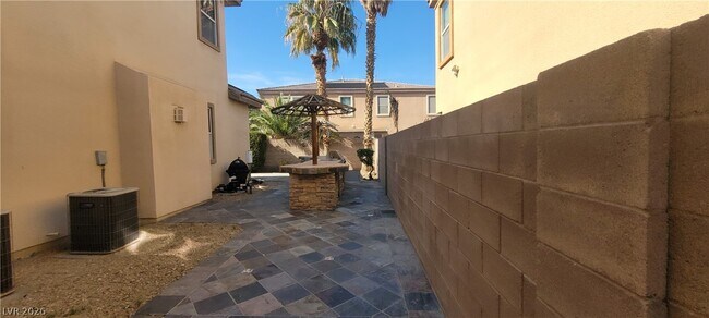 Building Photo - 7728 Villa De La Paz Ave