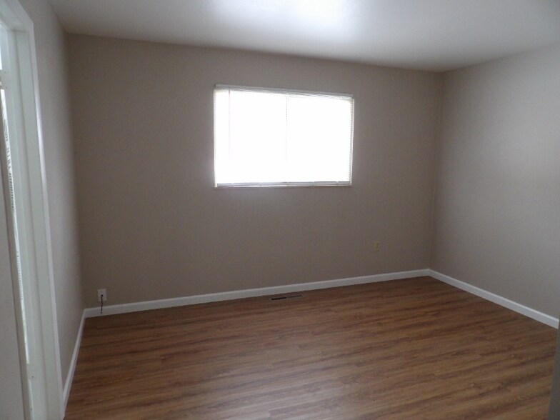 Building Photo - 5486 Mira Loma Cir