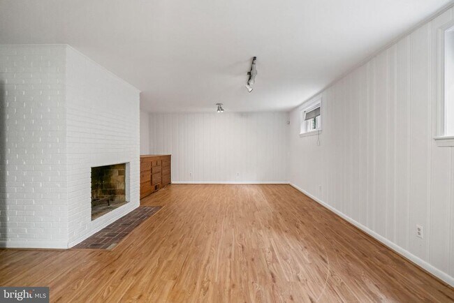 Building Photo - 5108 Baltimore Ave