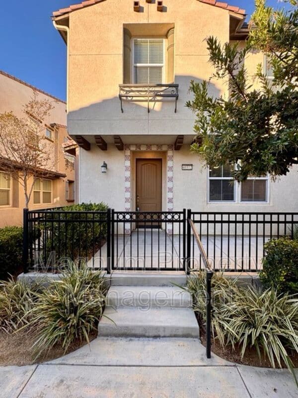 Building Photo - 40372 Calle Real