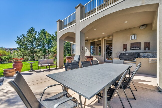 Building Photo - 1520 Taos Ln