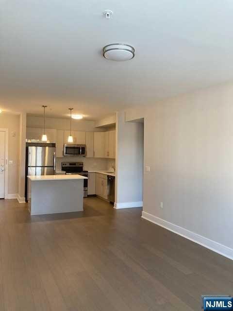 Building Photo - 461 Palisades Blvd