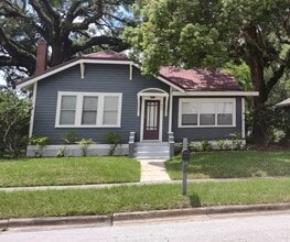 Building Photo - 405 W 18th St