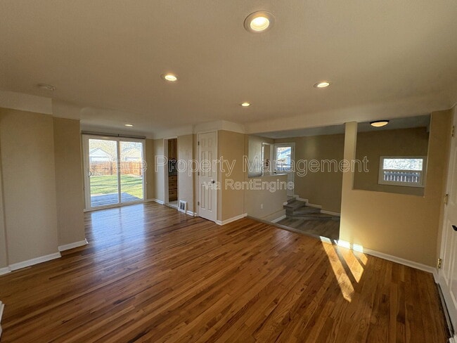 Building Photo - 4925 Clay St