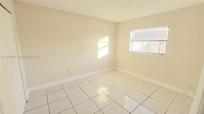 Building Photo - 5461 W 24th Ave