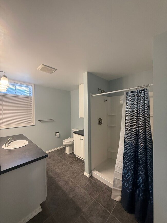 Building Photo - 600-602 Mollies Way