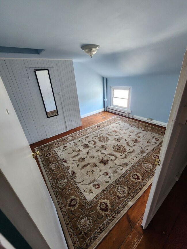 Building Photo - West Chester Historic Townhome - 4 bedrooms, 1 bath