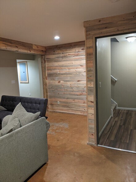 Basement living / work area - 2929 Ross Dr