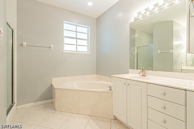 Building Photo - 2215 Hawksridge Dr