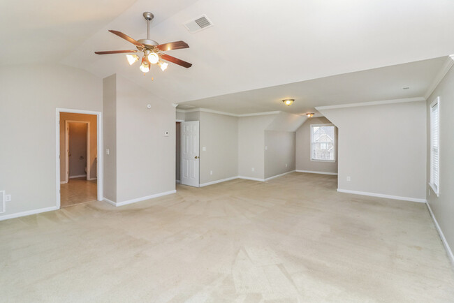 Building Photo - Spacious Home in Carrolton, GA