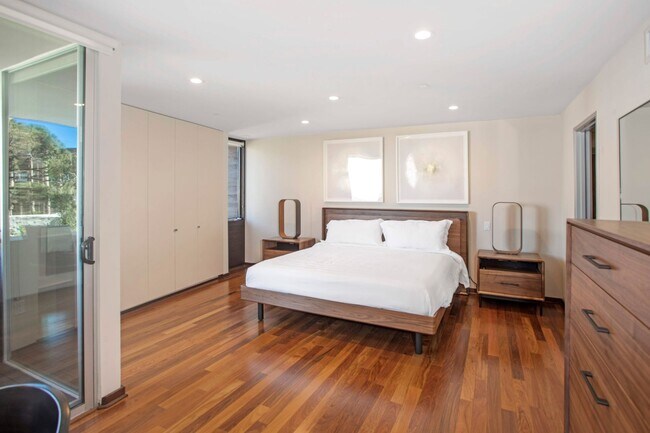 Building Photo - Experience La Jolla Living: Contemporary 3...