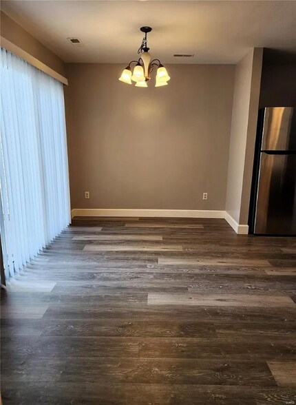 Building Photo - 419 Wild Oak Dr