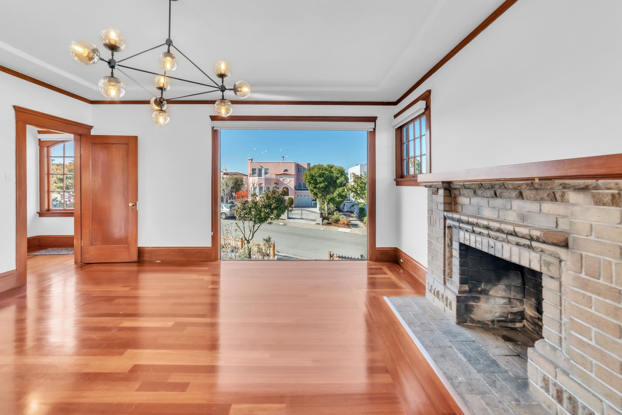 Building Photo - 80 Corona St