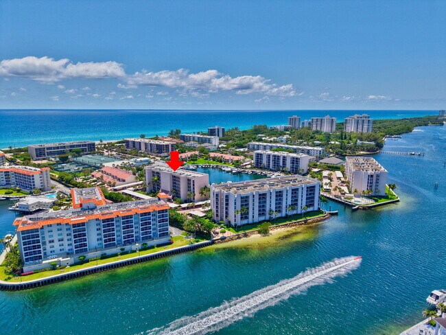 Building Photo - 2707 N Ocean Blvd